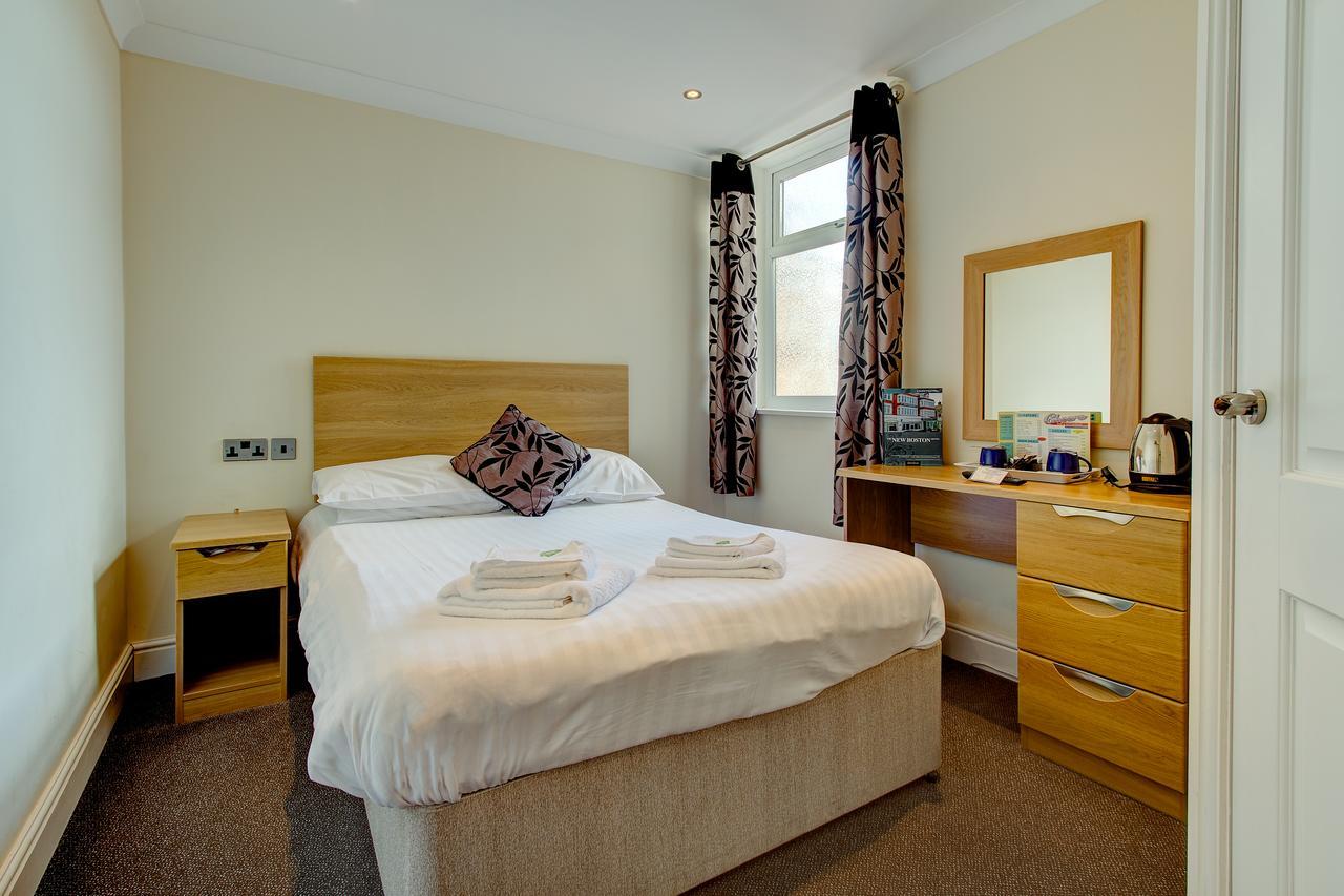 New Boston Guest Accommodation Fleetwood Exterior photo